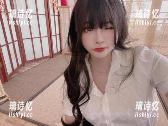 MiMi Chan 族长MiMi Chan的无圣光写真,智能对象安静得让人迷惑!